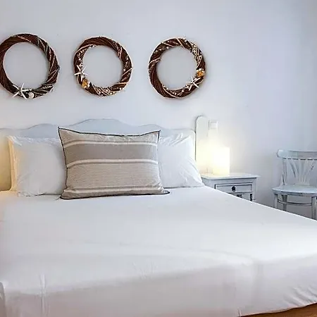 Yakinthos Mykonos Town