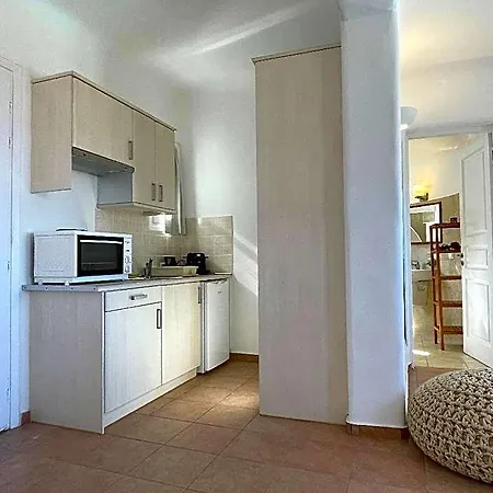 Yakinthos 3* Mykonos Town